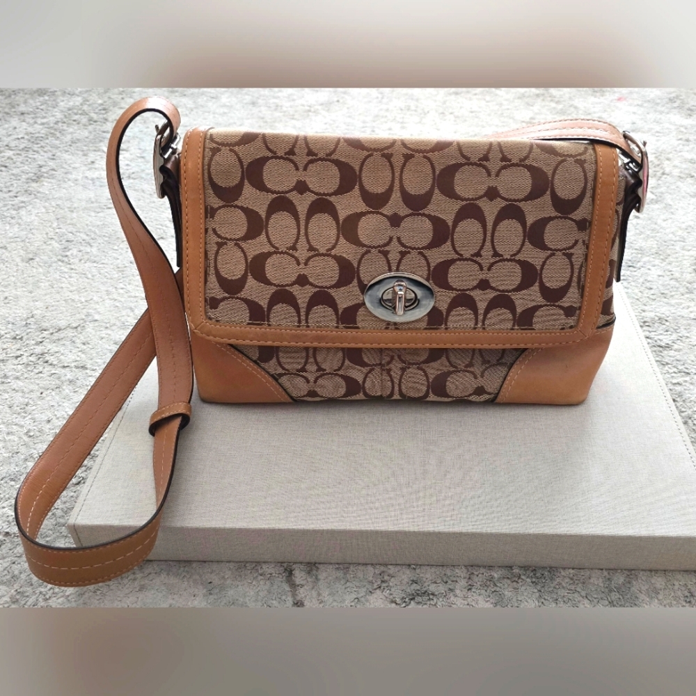 Coach shoulder bag